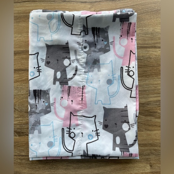 EUC Standard 20”x 30” Abstract Cat Print  Pink gray White Microfiber Pillowcase - Picture 1 of 3